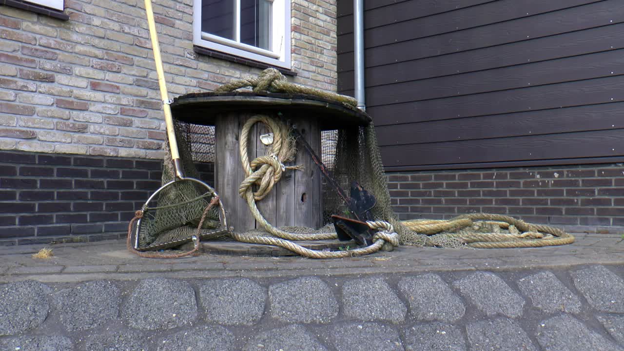 선박 장식으로 해변에 공급