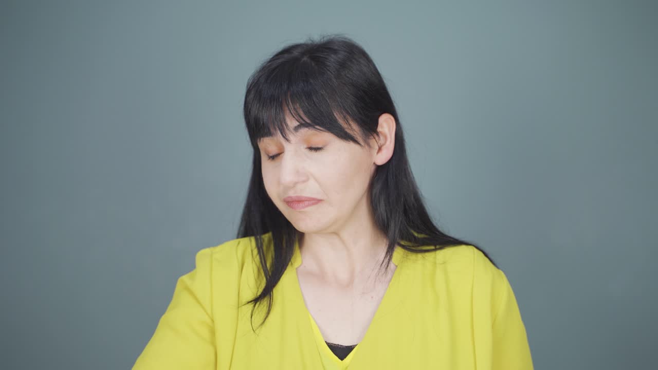 재채기하는 여자, 환자.