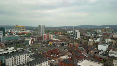 fotografia aérea do centro da cidade de belfast a partir da catedral de santa ana no bairro da catedral