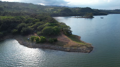 Parking-car-on-coast-of-Presa-de-Tavera-in-Dominican-Republic