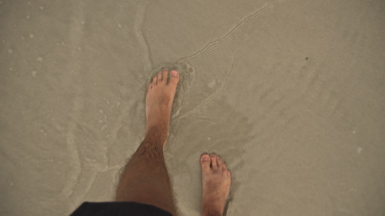 해변에서 는 남자 4k