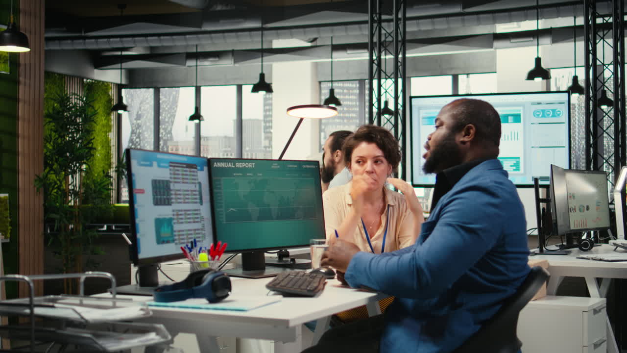 Vertical Video Businesswoman under pressure feeling frustrated with her coworker