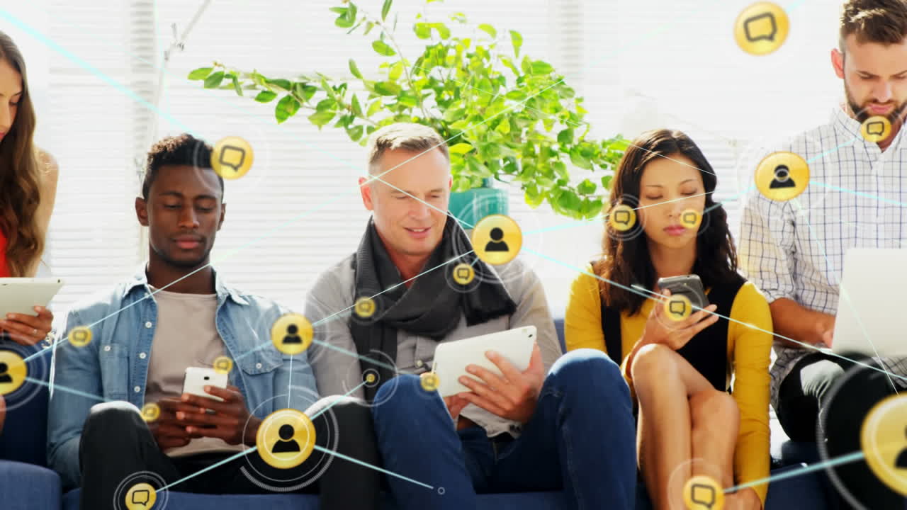 전자 장치를 사용하는 사무실 동료에 대한 네트워크 연결 아이콘의