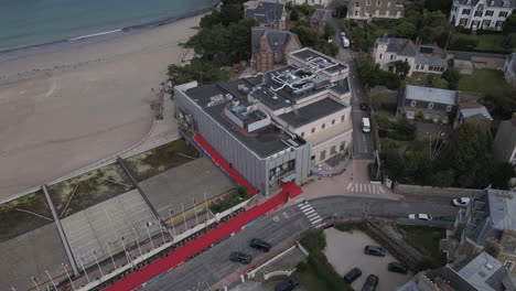 Palace-of-Arts-and-Festival-close-to-Ecluse-beach-at-Dinard-in-Brittany,-France