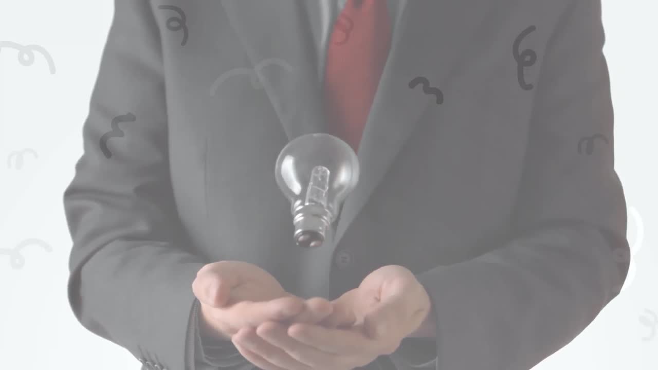 animación de garabatos sobre un hombre de negocios lanzando y atrapando una bombilla, sobre un fondo blanco