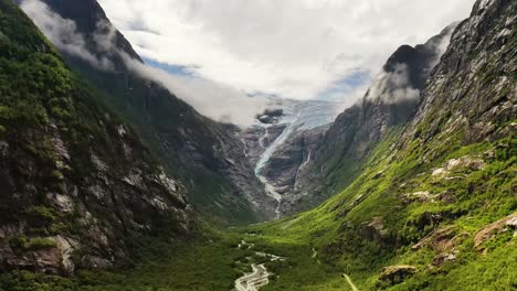 Hermosa-Naturaleza-Noruega-Glaciar-Kjenndalsbreen.