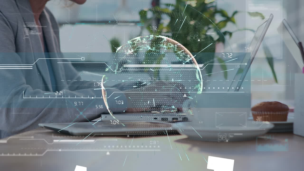 mundo de la red de conexiones contra la sección media de colegas de oficina que usan computadora portátil en la oficina