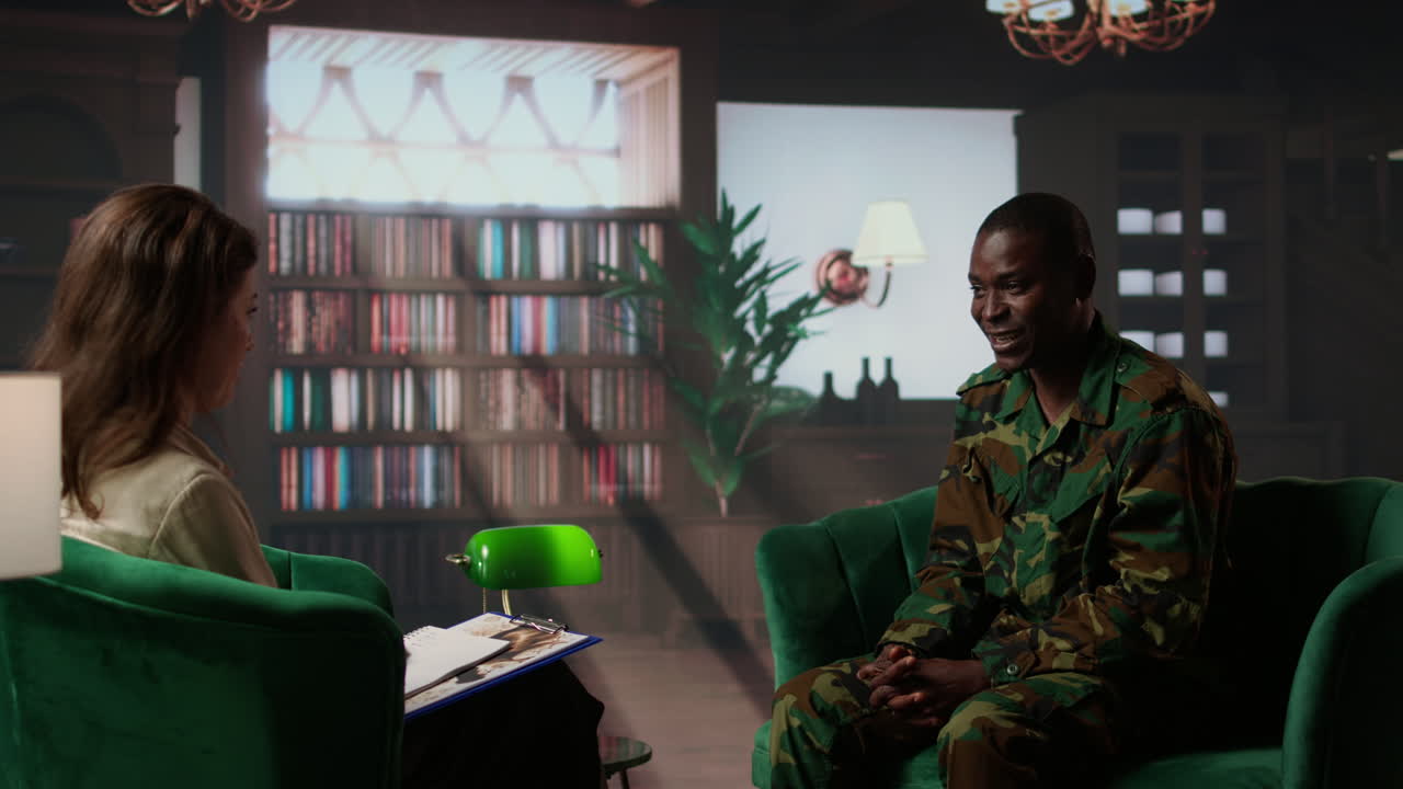 soldado afroamericano se ocupa de un caso grave de shock de proyectil