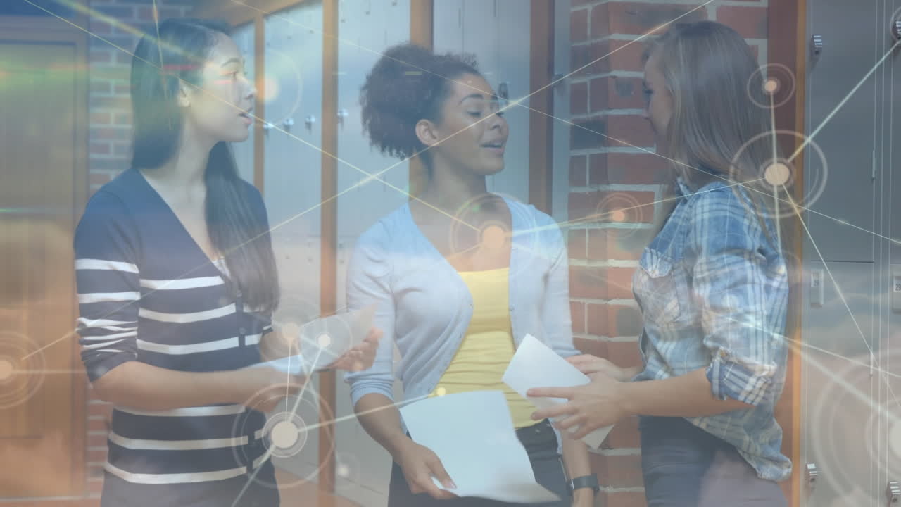animación de la red de conexiones sobre el grupo de mujeres en el pasillo