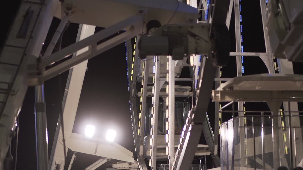 야간 공원의 관람차