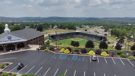 Standort-Der-Little-League-World-Series-In-Williamsport,-Pennsylvania,-Mit-Drohnenvideo-Beim-Rückzug