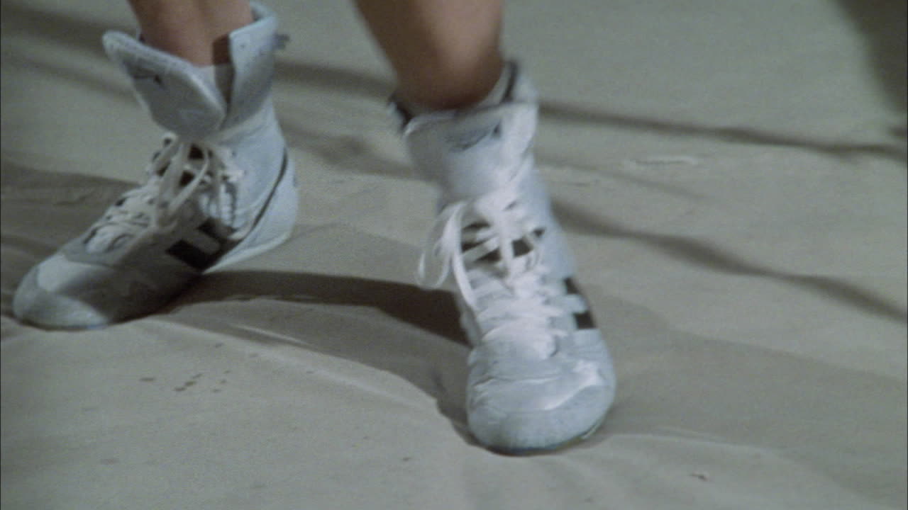 복싱 링에서 움직이는 복서