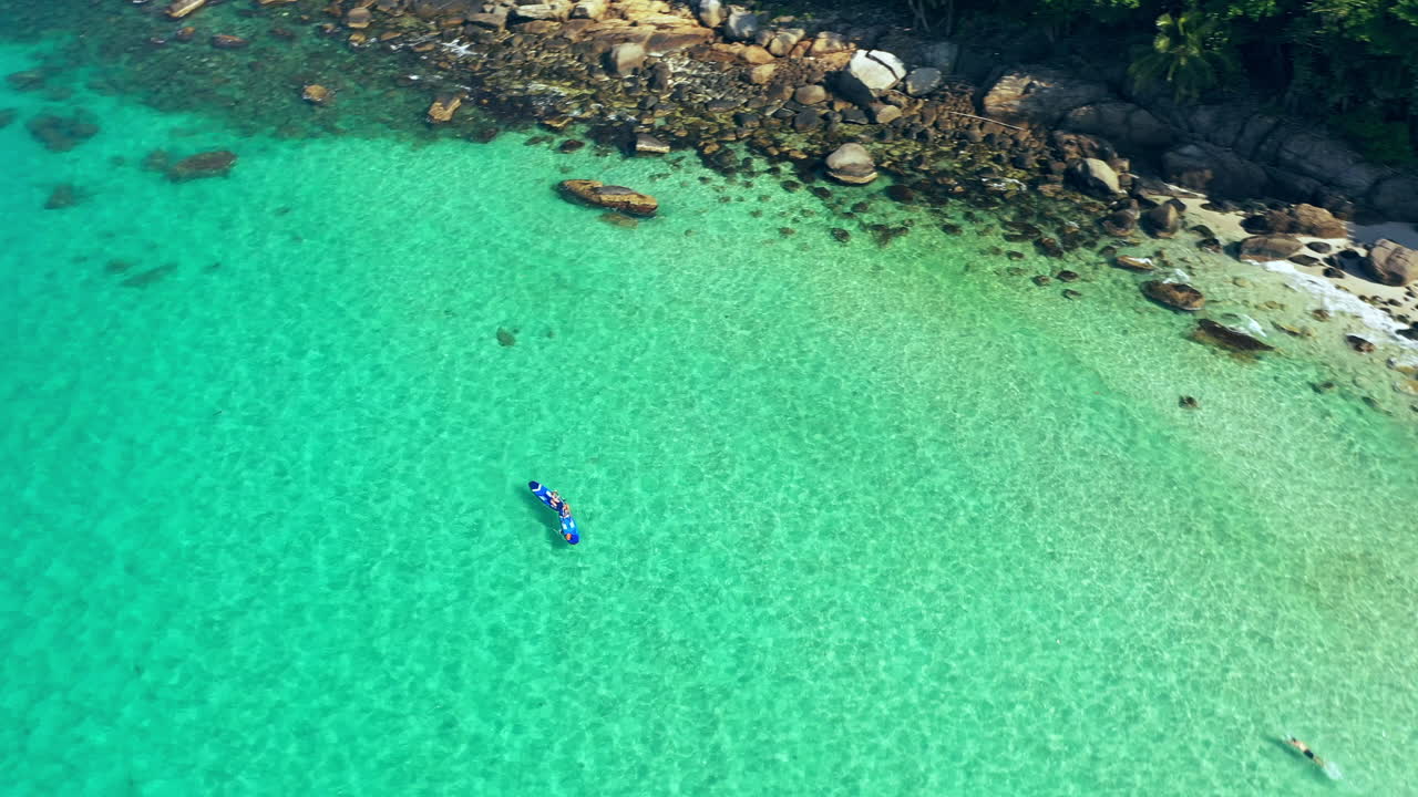 재미를 위해 그냥 물을 넣으세요.