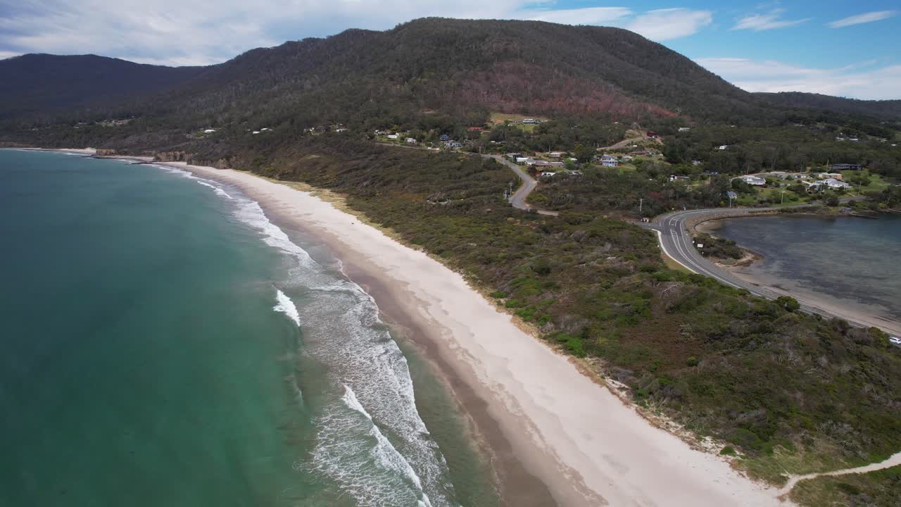 Pirates Bay Beach a Eaglehawk Neck, Tasmania, Australia - Scatto aereo