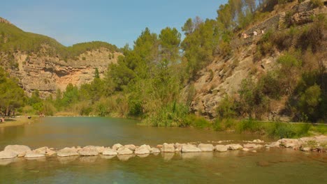 Agua-De-Manantial-Natural-En-España