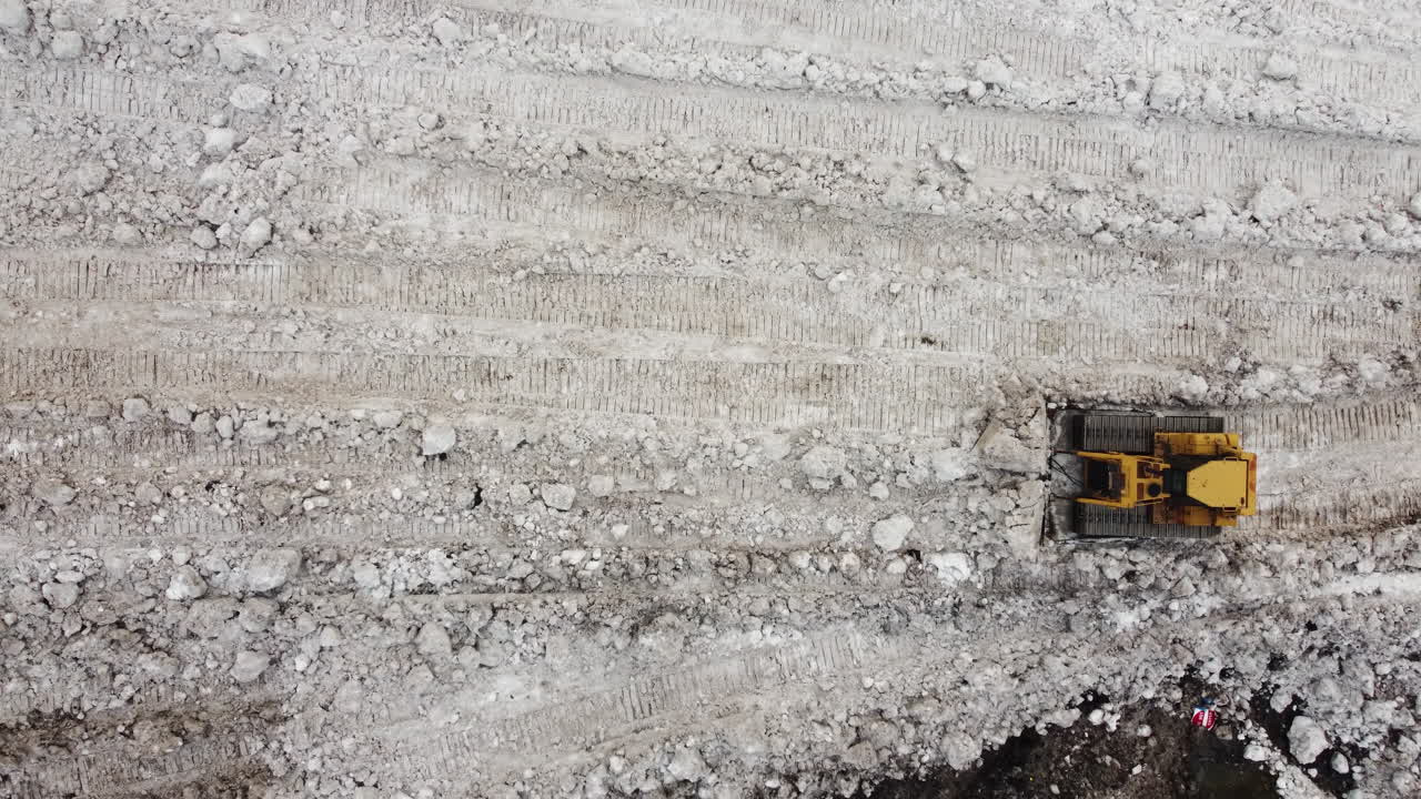 뉴욕 버팔로의 겨울 폭풍 청소 - 스노우 디포에서 눈을 밀고 있는 불도저