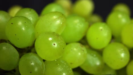 close up of a bunch of green grapes