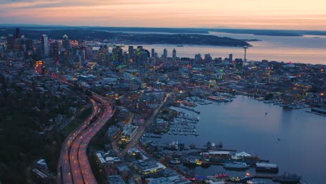 vista aérea panorámica del centro de seattle horizonte del lago edificios de infraestructura de la unión carretera circundante frente al mar paisaje del lago océano pacífico noroeste