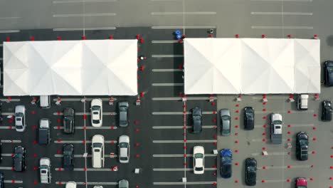 imágenes aéreas de 4k de las instalaciones de prueba de covid-19 en inglewood by chase forum, los ángeles, california, ee. uu.
