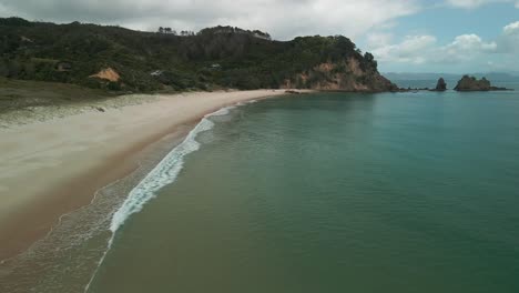 Oscilación-De-La-Playa-De-Obama-Durante-La-Marea-Baja