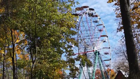 ferris wheel during autumn