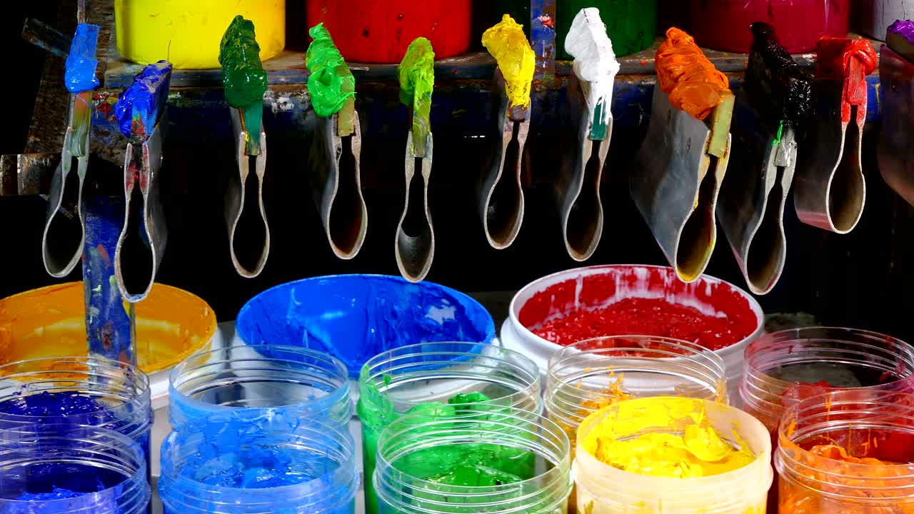 티셔츠 공장에서 플라스티솔 잉크