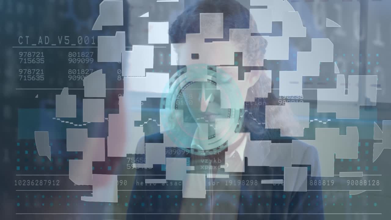 animación de datos financieros, reloj y nube digital sobre una mujer de negocios caucásica