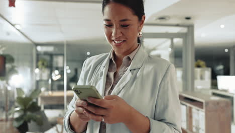 asian business woman, smartphone