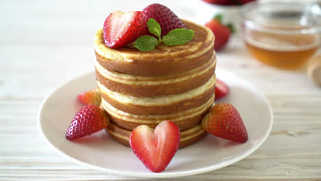 souffle pancake with fresh strawberries