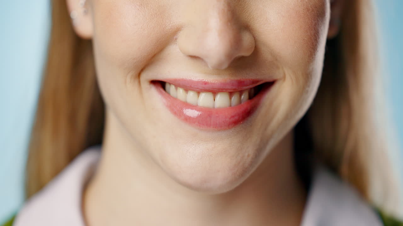retrato en primer plano de una mujer sonriente