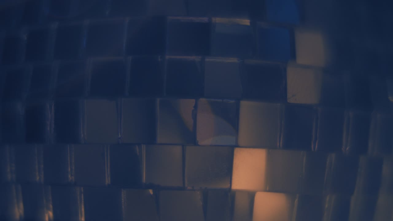 disparo abstracto de bola de discoteca y reflejos de luz