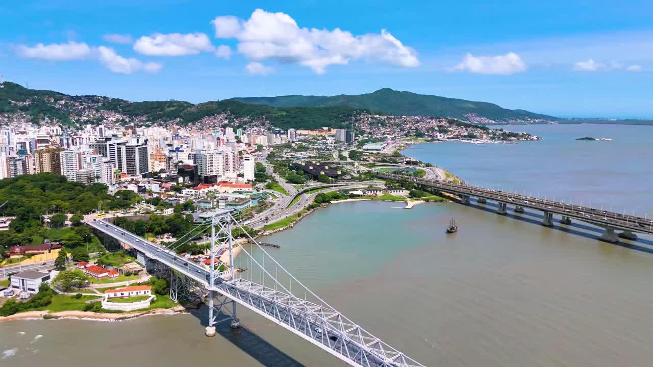 플로리아노폴리스의 드론 풍경 - 은 하늘의 도시 및 해변 풍경