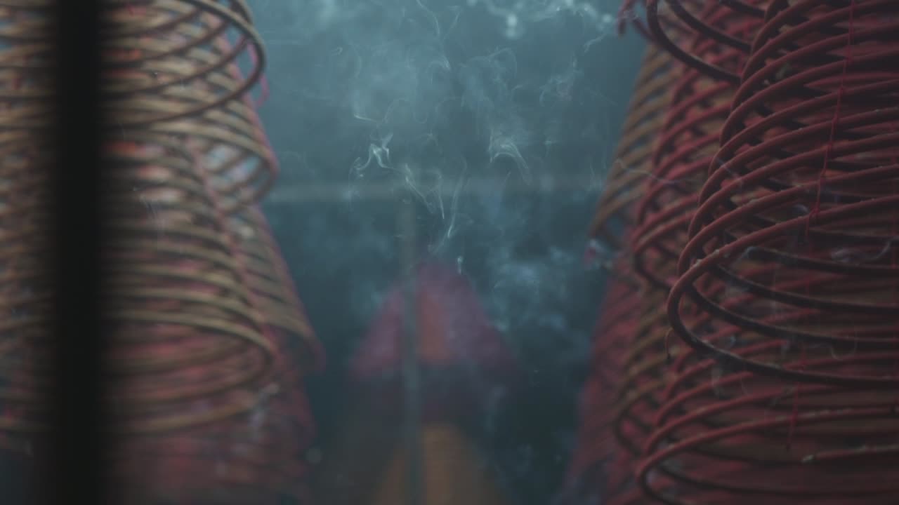 Haze in an Hong Kong temple