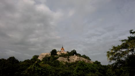 wat phra phutthachai is a tourist destination to foreigners and to the thai nationals who are seeking for blessings