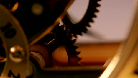 las ruedas del reloj girando: proceso, progreso, idea: