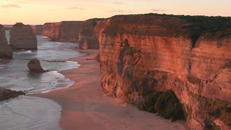 Los-Doce-Apóstoles-Se-Encuentran-Frente-A-La-Costa-De-Victoria-En-Australia