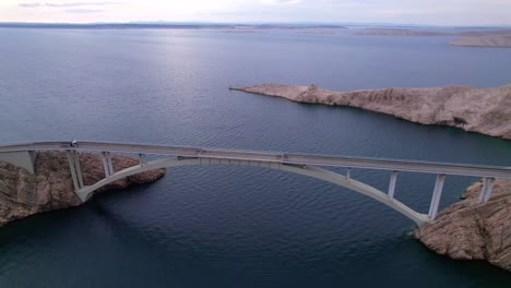 Vista-Panorámica-Del-Puente-Paski-Most-Pag-En-Croacia,-Antena