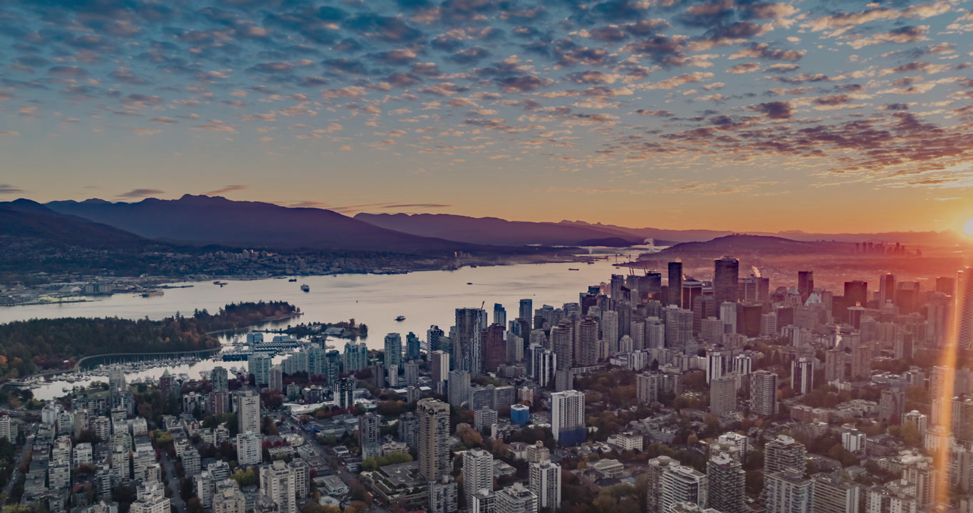 Aeria sunrisel hyperlapse of downtown Vancouver, Canada