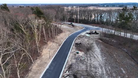 crepúsculo en michigan cerca de la costa en un nuevo sitio de construcción