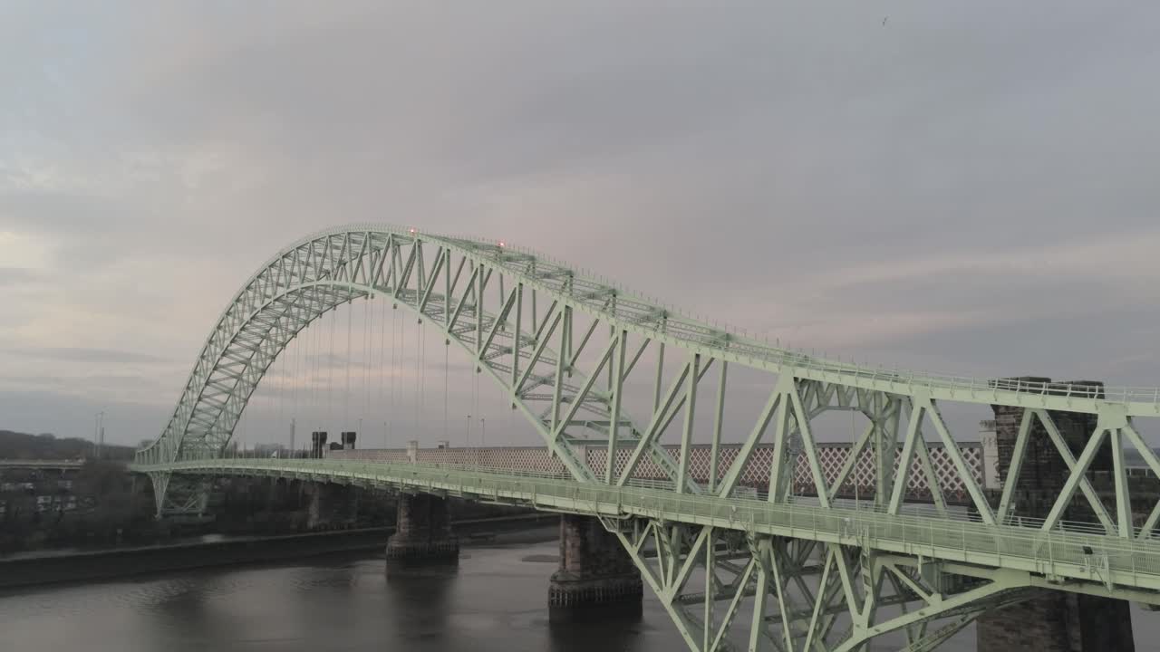 runcorn silver jubilee bridge 조감도 at 일출