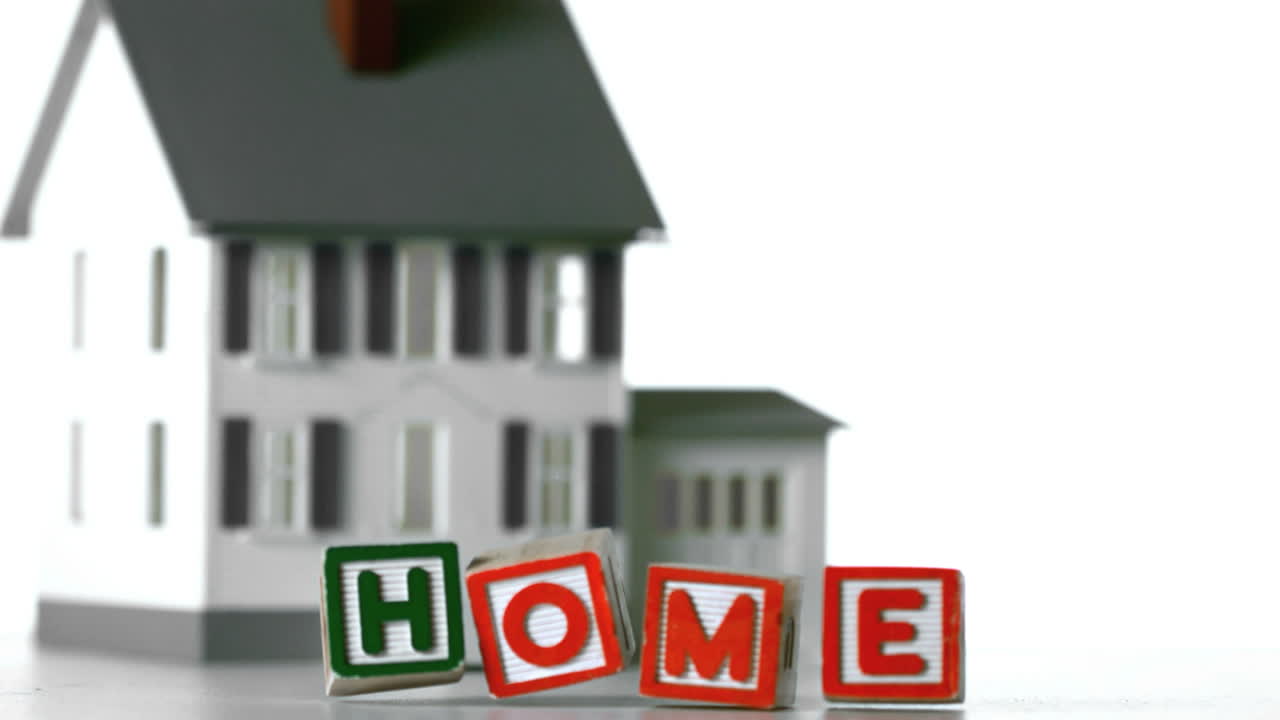 철자 블록 집이 넘어지는 것