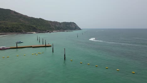 la playa de samae, koh lorn, tailandia está a poca distancia de pattaya.