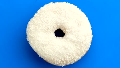 el donut glazado de primer plano.