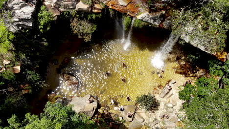 Cascada-Valle-De-Las-Mariposas-En-Sao-Thomé-Das-Letras,-Minas-Gerais,-Brasil