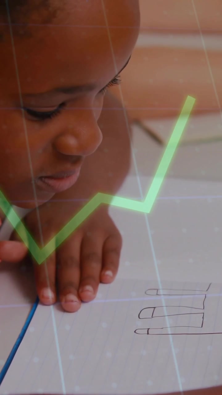 Enfant dessinant sur papier, avec une animation de graphique financier en surimpression, à l'école