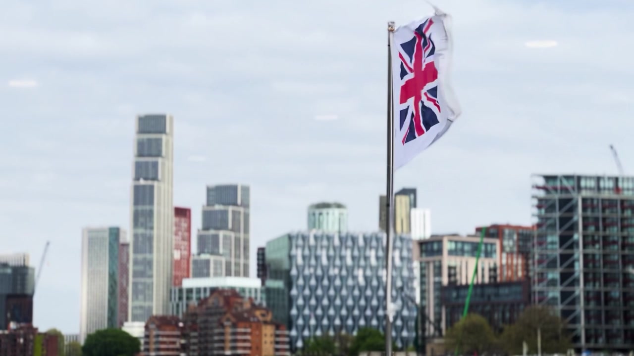 Vista de Balsa de Londres, Rio Tâmisa, Bandeira do Reino Unido