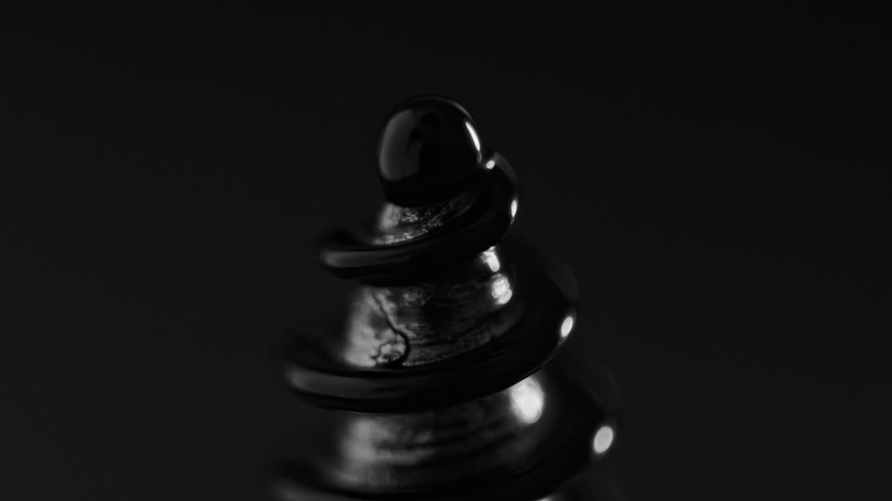 어두운 추상 분위기에서 유체 형성 스파이크