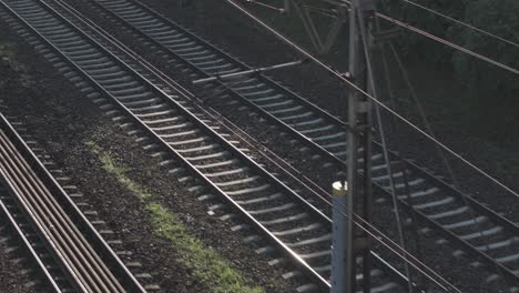 Slow-drone-shot-of-the-train-tracks