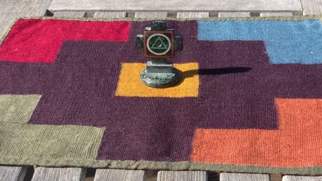 handwoven pallay  centerpiece. close up