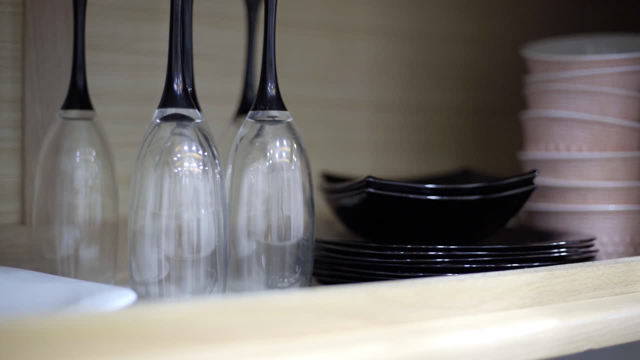 부 ⁇  유 ⁇ 에 접시를 보관